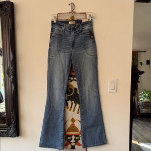 NWT “KUT FROM THE KLOTH” Women’s Jeans Flare Bottom